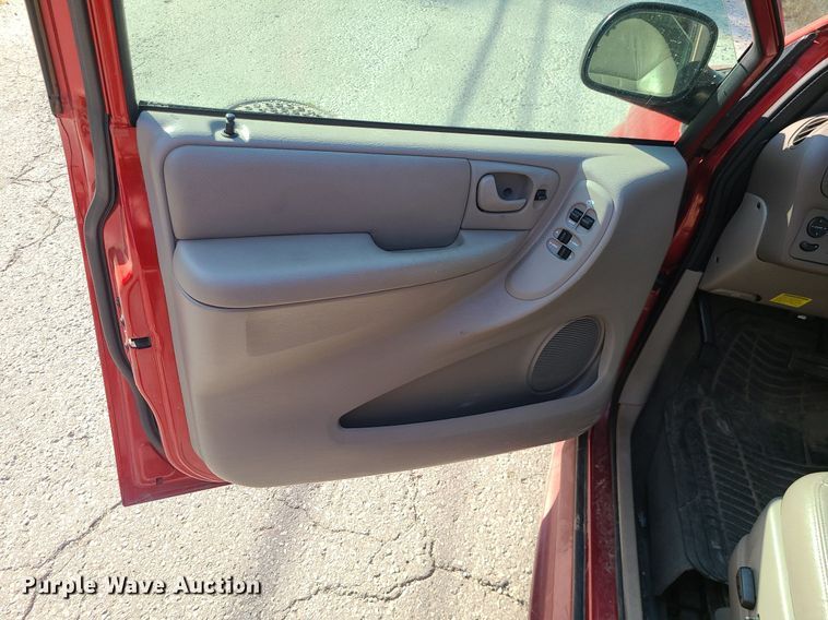 image for item MJ9351 2003 Dodge Grand Caravan EX  handicap accessible van
