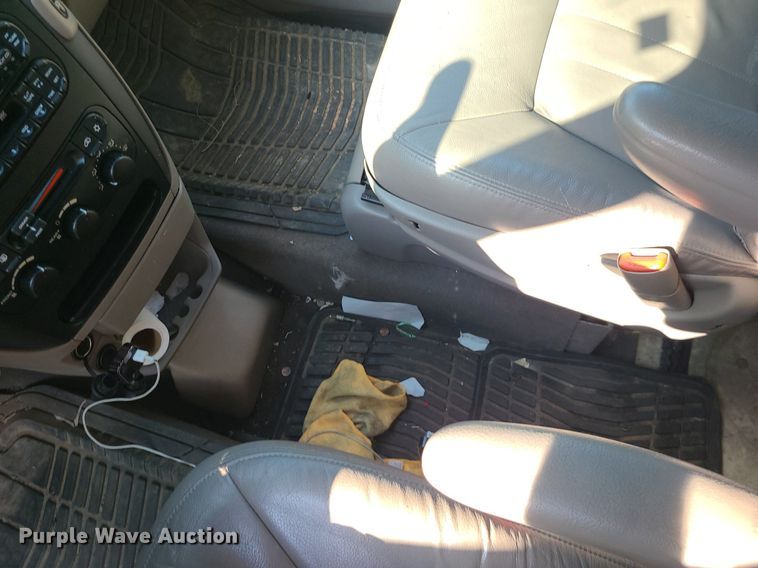 image for item MJ9351 2003 Dodge Grand Caravan EX  handicap accessible van