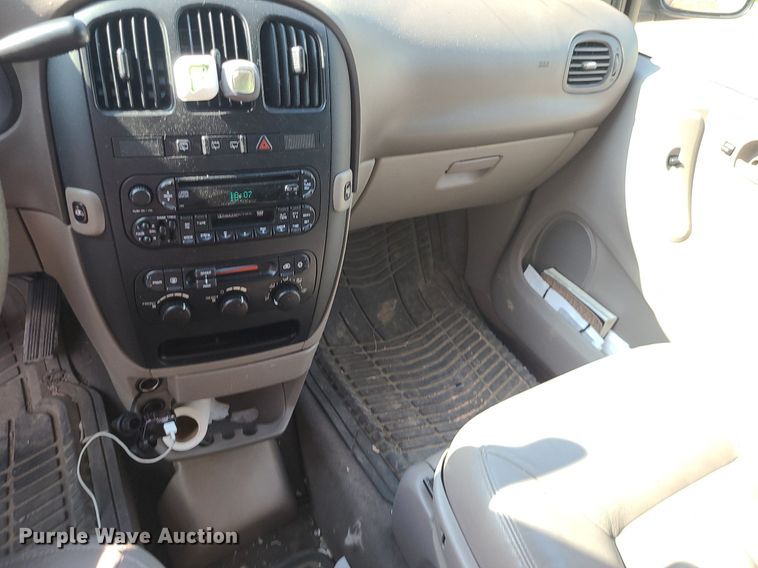 image for item MJ9351 2003 Dodge Grand Caravan EX  handicap accessible van