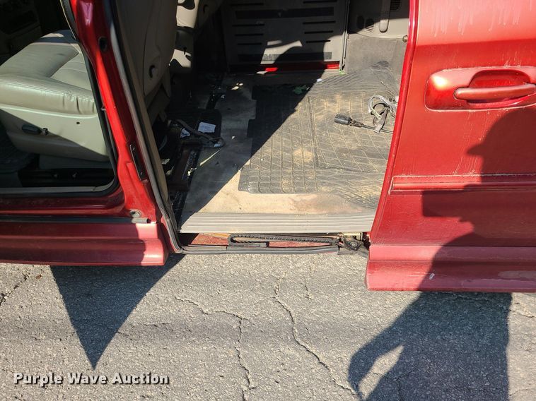image for item MJ9351 2003 Dodge Grand Caravan EX  handicap accessible van