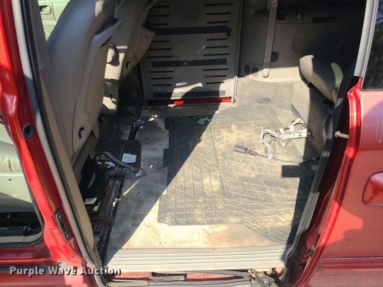 image for item MJ9351 2003 Dodge Grand Caravan EX  handicap accessible van