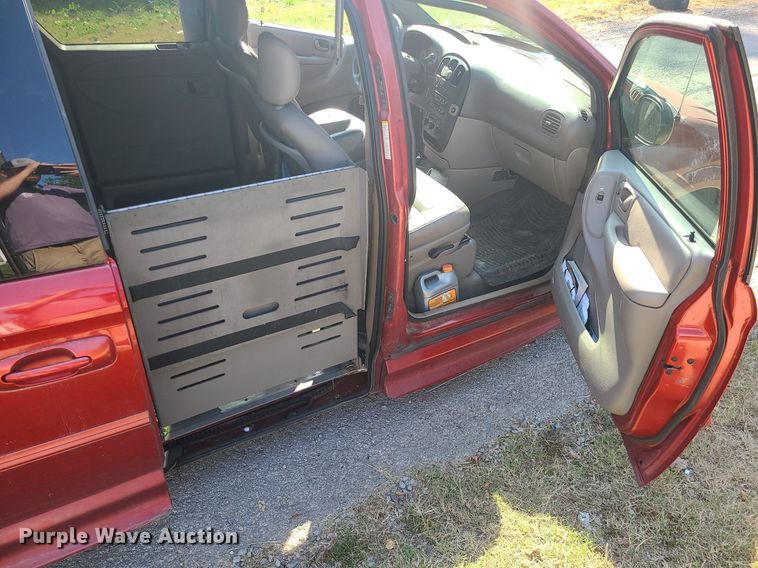 image for item MJ9351 2003 Dodge Grand Caravan EX  handicap accessible van