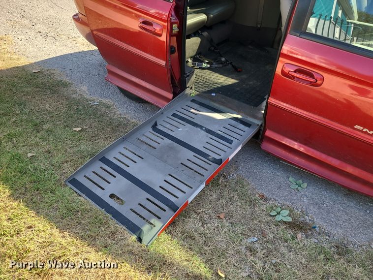 image for item MJ9351 2003 Dodge Grand Caravan EX  handicap accessible van