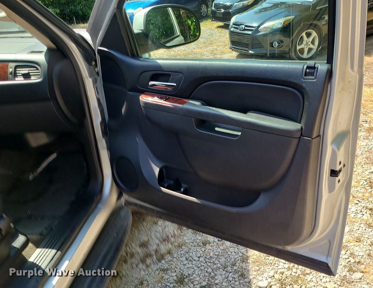 image for item MJ9354 2010 Chevrolet Tahoe  SUV