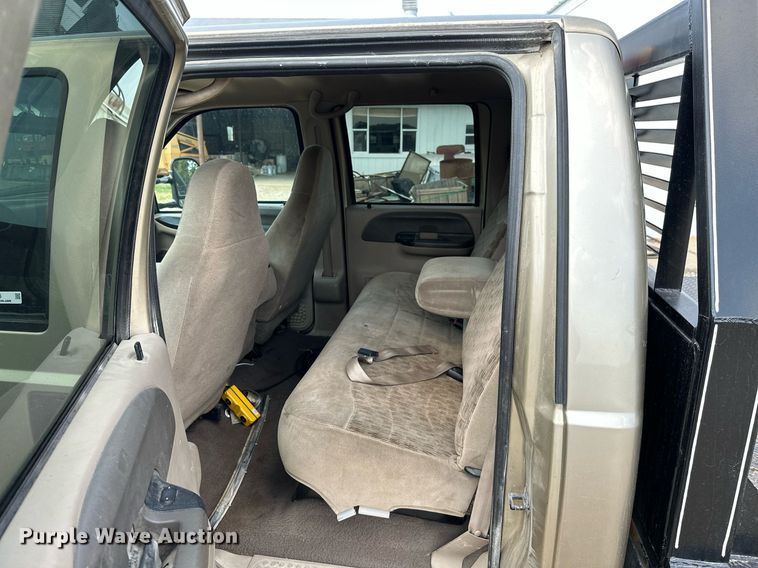 image for item ML9275 2000 Ford F250 Super Duty  Crew Cab bale bed pickup truck