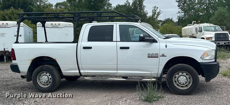 image for item MQ9395 2013 Dodge Ram 2500  Crew Cab pickup truck