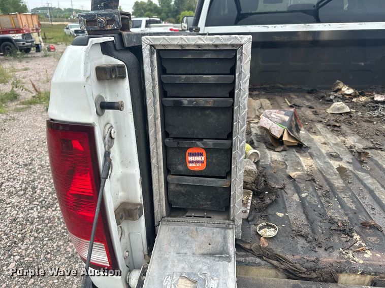 image for item MQ9395 2013 Dodge Ram 2500  Crew Cab pickup truck