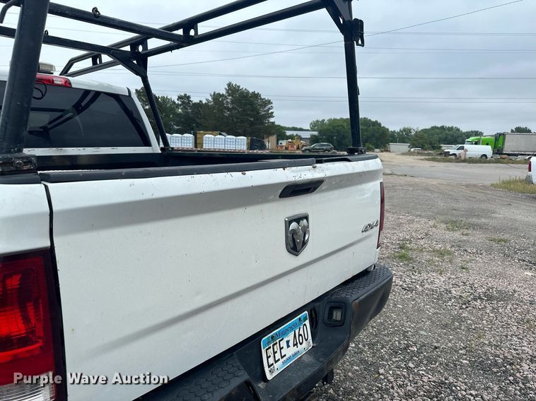 image for item MQ9395 2013 Dodge Ram 2500  Crew Cab pickup truck