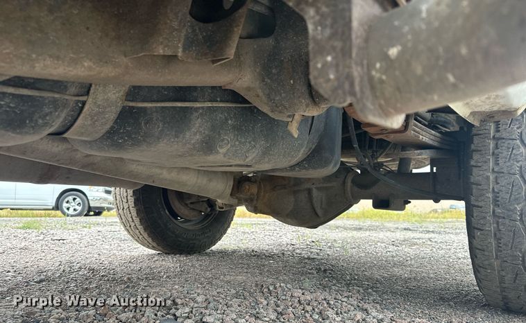 image for item MQ9395 2013 Dodge Ram 2500  Crew Cab pickup truck