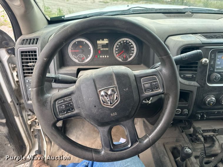 image for item MQ9395 2013 Dodge Ram 2500  Crew Cab pickup truck