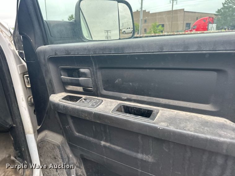 image for item MQ9395 2013 Dodge Ram 2500  Crew Cab pickup truck