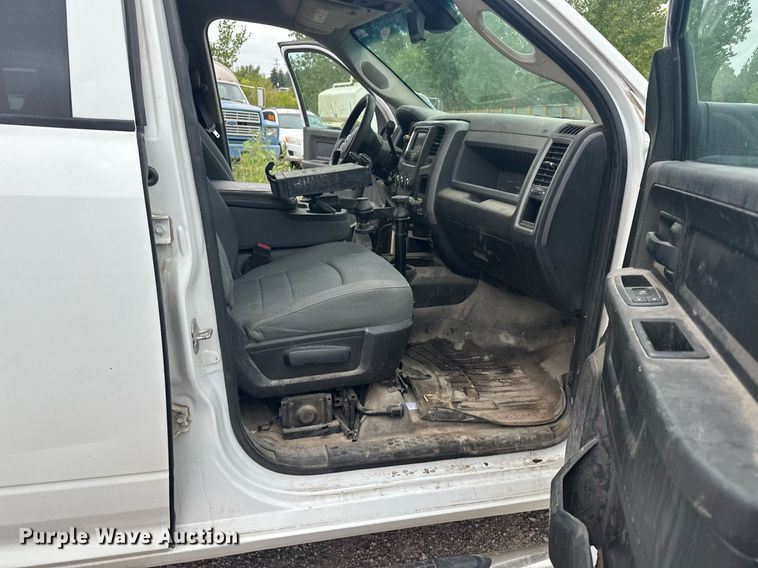 image for item MQ9395 2013 Dodge Ram 2500  Crew Cab pickup truck