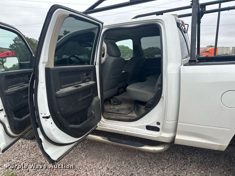 image for item MQ9395 2013 Dodge Ram 2500  Crew Cab pickup truck