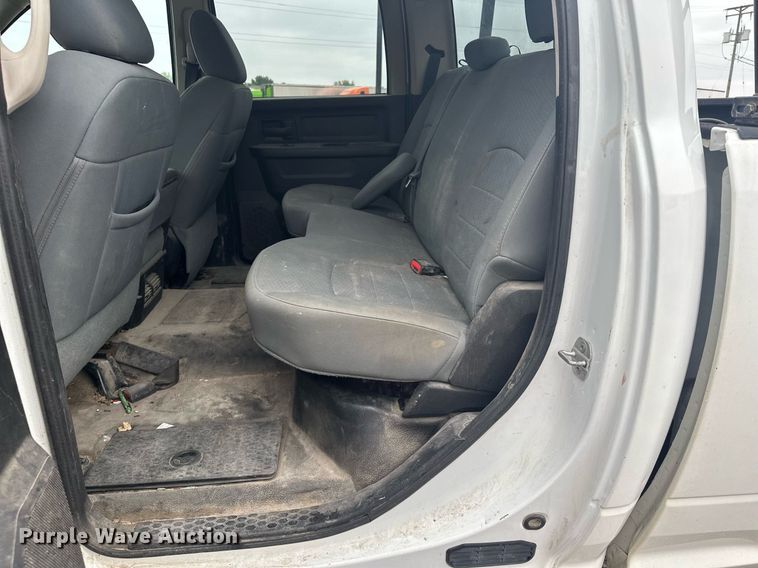 image for item MQ9395 2013 Dodge Ram 2500  Crew Cab pickup truck