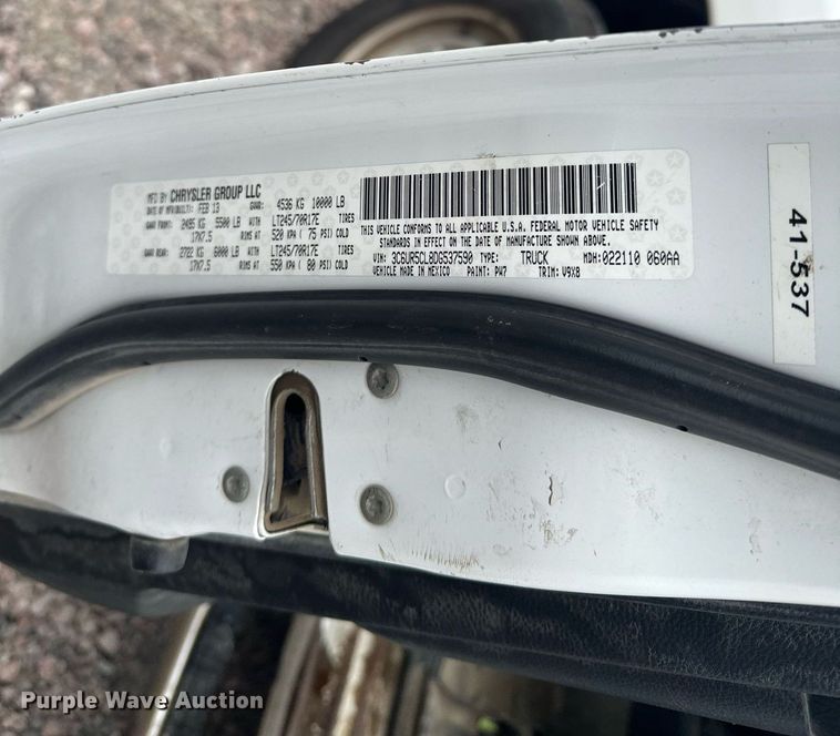 image for item MQ9395 2013 Dodge Ram 2500  Crew Cab pickup truck