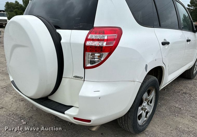 image for item MQ9401 2012 Toyota RAV4  SUV