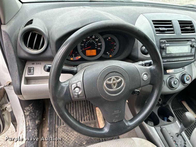 image for item MQ9401 2012 Toyota RAV4  SUV