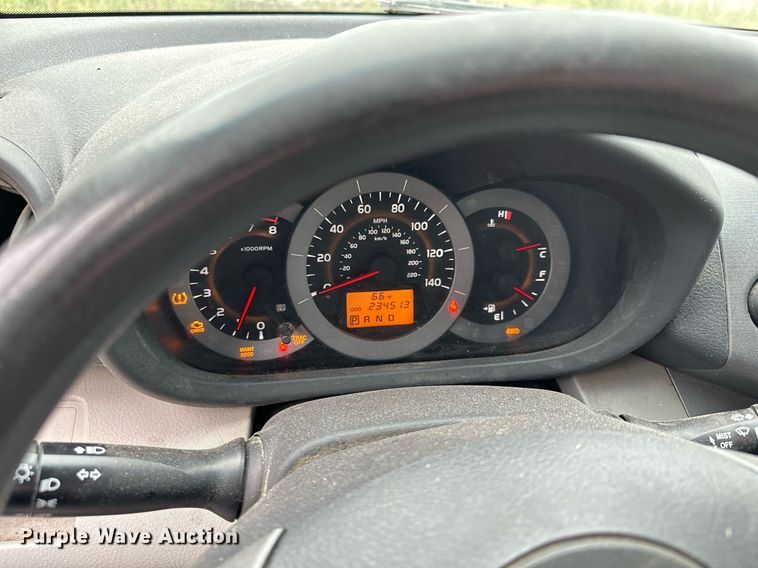 image for item MQ9401 2012 Toyota RAV4  SUV