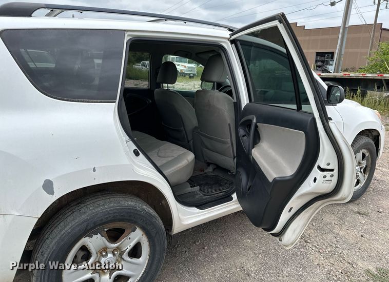 image for item MQ9401 2012 Toyota RAV4  SUV