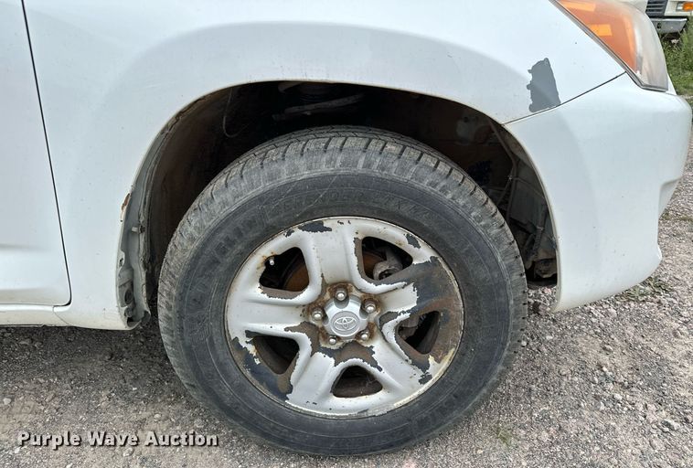 image for item MQ9401 2012 Toyota RAV4  SUV