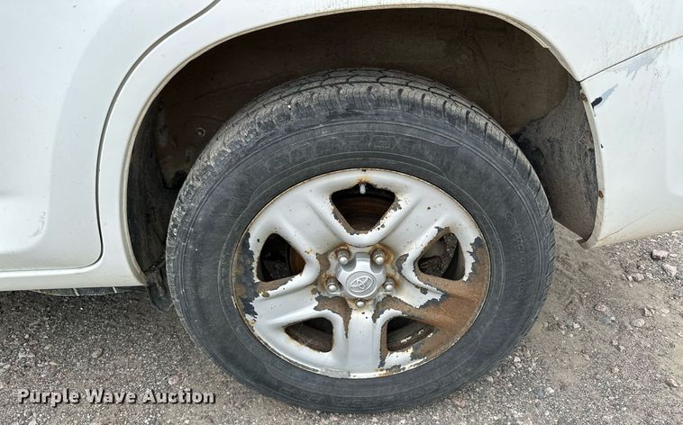 image for item MQ9401 2012 Toyota RAV4  SUV