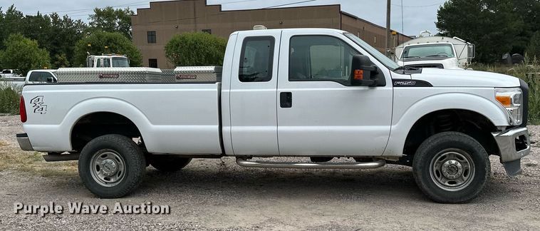 image for item MQ9408 2015  Ford F250 Super Duty  Ext. Cab pickup truck