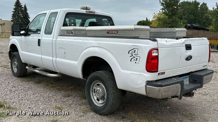 image for item MQ9408 2015  Ford F250 Super Duty  Ext. Cab pickup truck
