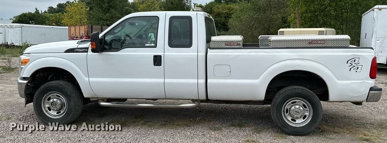 image for item MQ9408 2015  Ford F250 Super Duty  Ext. Cab pickup truck