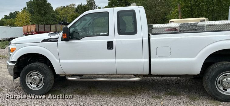 image for item MQ9408 2015  Ford F250 Super Duty  Ext. Cab pickup truck