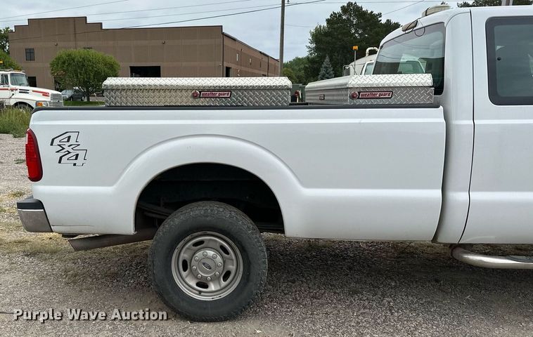 image for item MQ9408 2015  Ford F250 Super Duty  Ext. Cab pickup truck