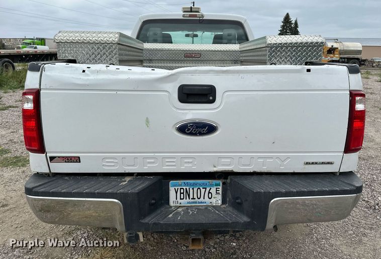 image for item MQ9408 2015  Ford F250 Super Duty  Ext. Cab pickup truck