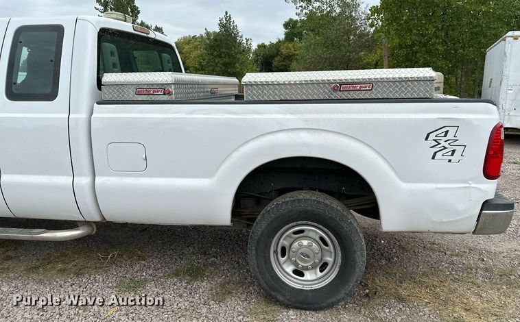 image for item MQ9408 2015  Ford F250 Super Duty  Ext. Cab pickup truck