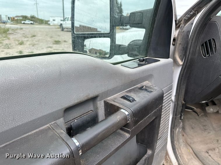 image for item MQ9408 2015  Ford F250 Super Duty  Ext. Cab pickup truck