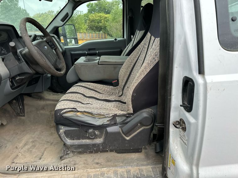 image for item MQ9408 2015  Ford F250 Super Duty  Ext. Cab pickup truck