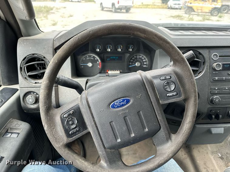 image for item MQ9408 2015  Ford F250 Super Duty  Ext. Cab pickup truck