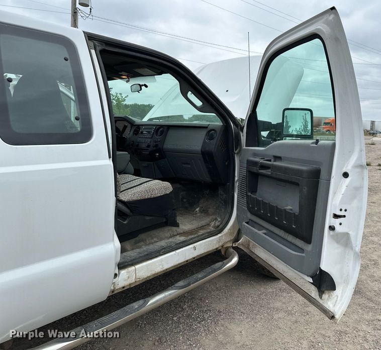 image for item MQ9408 2015  Ford F250 Super Duty  Ext. Cab pickup truck