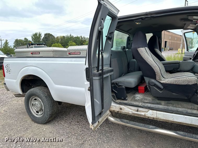 image for item MQ9408 2015  Ford F250 Super Duty  Ext. Cab pickup truck