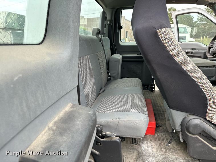 image for item MQ9408 2015  Ford F250 Super Duty  Ext. Cab pickup truck