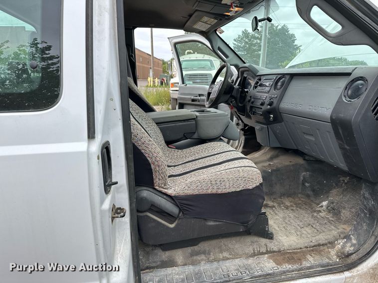 image for item MQ9408 2015  Ford F250 Super Duty  Ext. Cab pickup truck