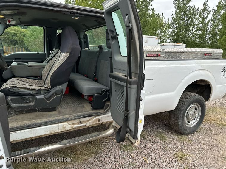 image for item MQ9408 2015  Ford F250 Super Duty  Ext. Cab pickup truck