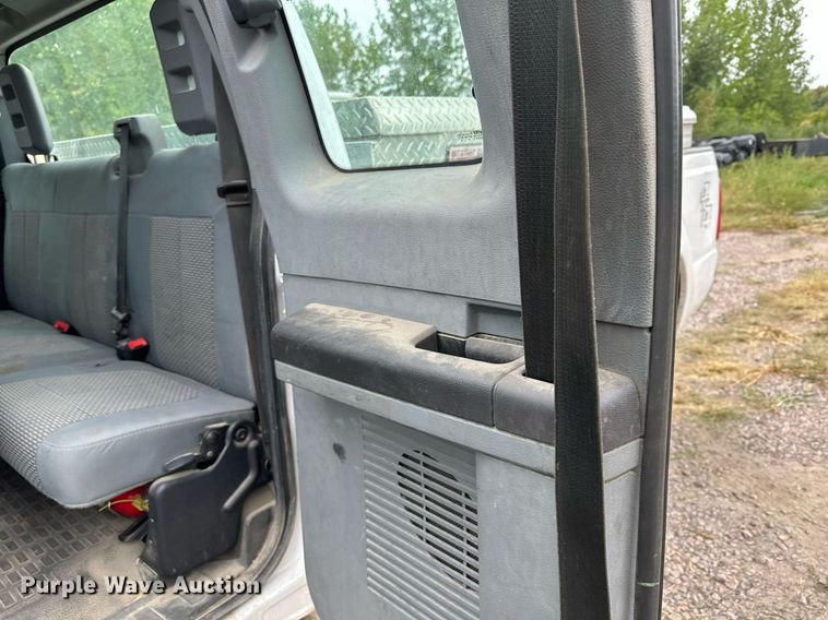 image for item MQ9408 2015  Ford F250 Super Duty  Ext. Cab pickup truck