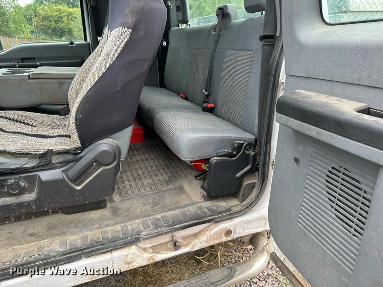 image for item MQ9408 2015  Ford F250 Super Duty  Ext. Cab pickup truck