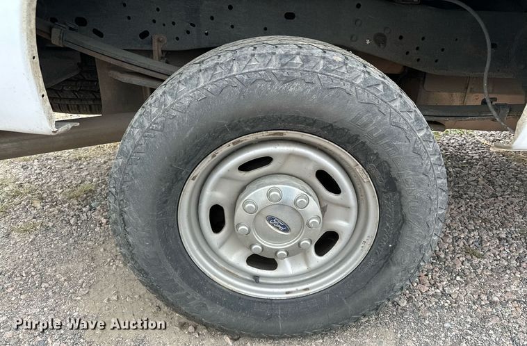 image for item MQ9408 2015  Ford F250 Super Duty  Ext. Cab pickup truck