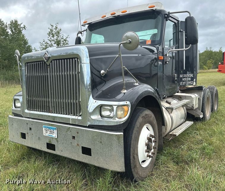 image for item MQ9429 2006 International 9900i  semi truck