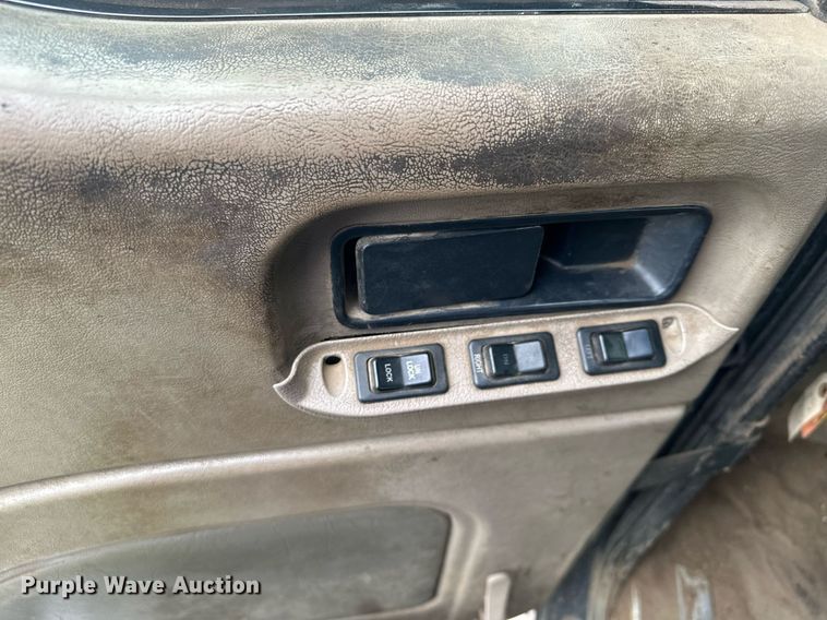 image for item MQ9429 2006 International 9900i  semi truck