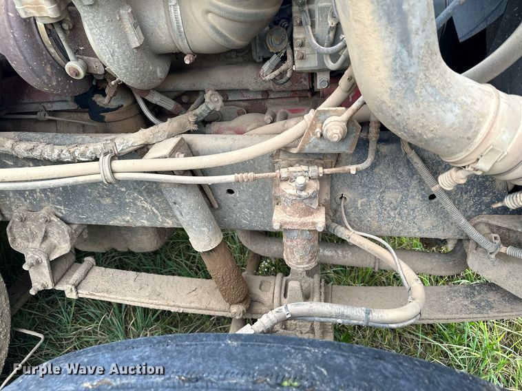 image for item MQ9429 2006 International 9900i  semi truck