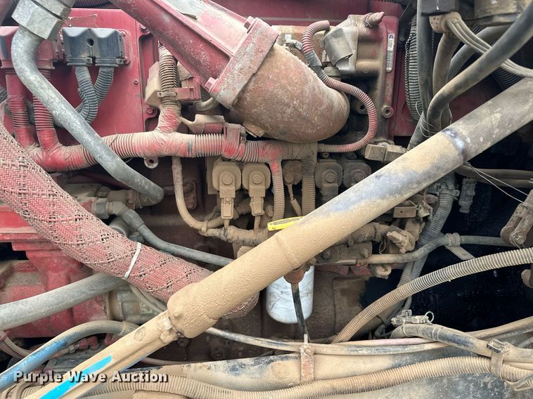 image for item MQ9429 2006 International 9900i  semi truck