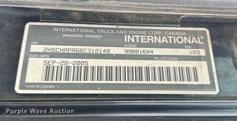 image for item MQ9429 2006 International 9900i  semi truck