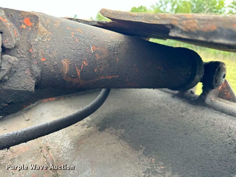 image for item MQ9430 1994 Al-jon 400logger  refuse compactor