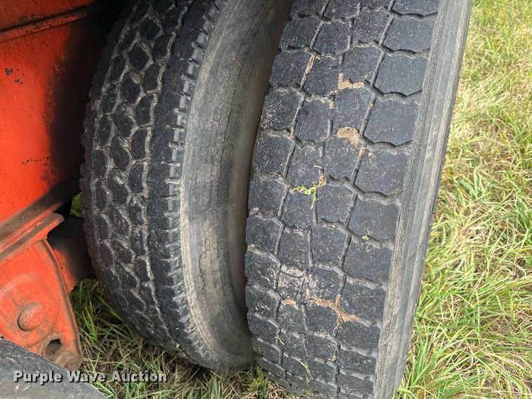 image for item MQ9430 1994 Al-jon 400logger  refuse compactor